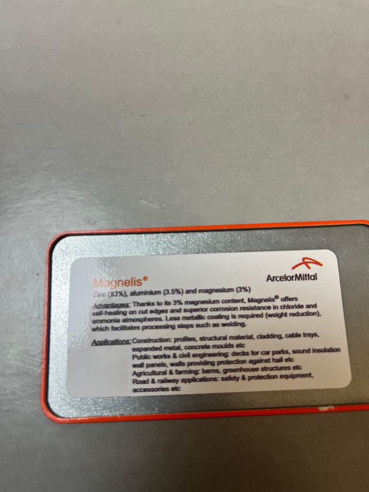 Échantillon de profil en acier protégé zinc aluminium magnésium